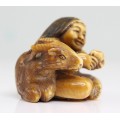 RAR: netsuke de perioada Edo. sculptura in fildes patinat. cca 1850. Japonia